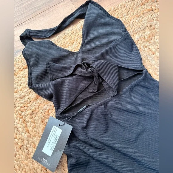 NWT PRETTYLITTLETHING Halter Dress - Picture 2 of 5